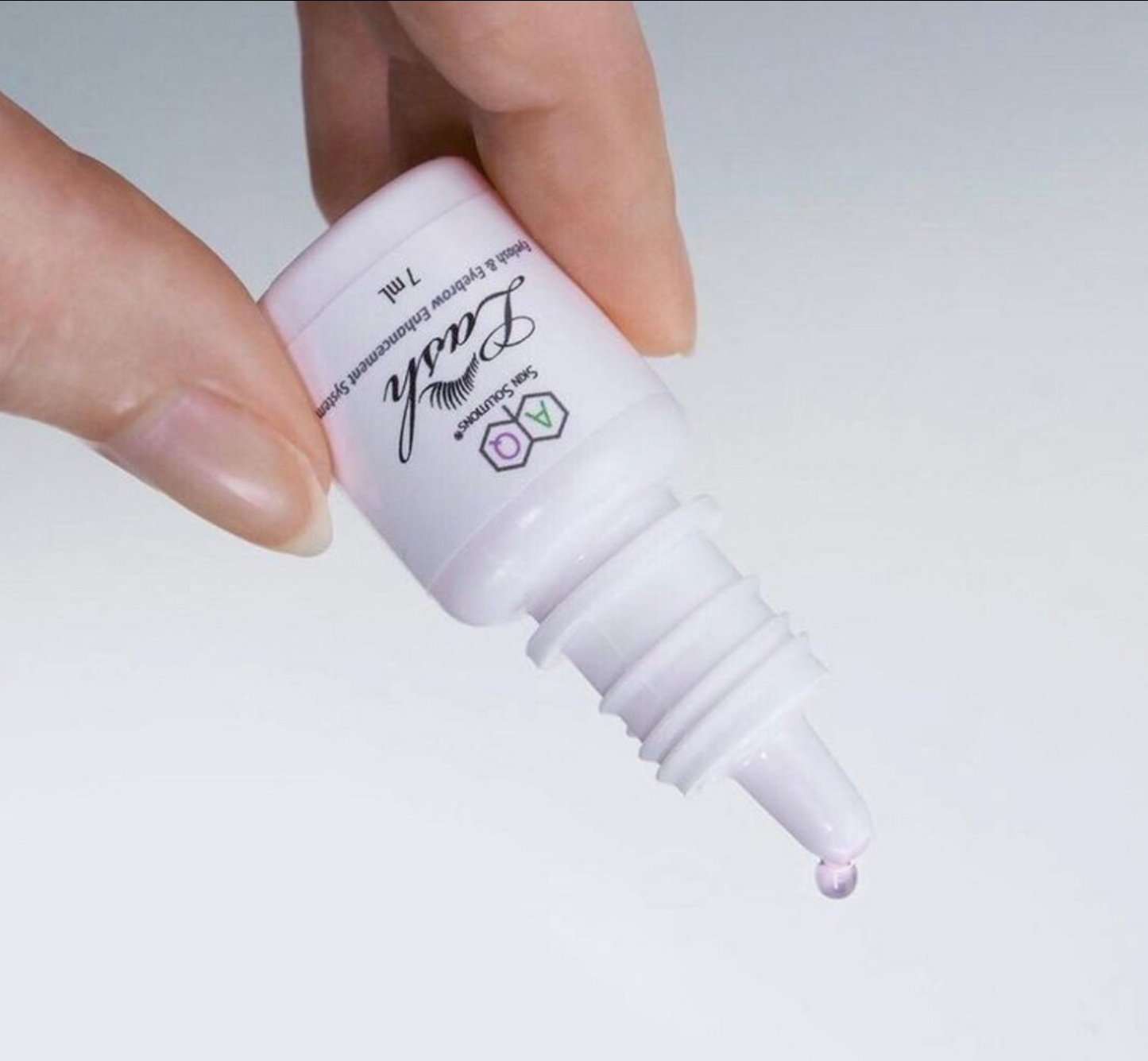 AQラッシュ（まつ毛美容液）